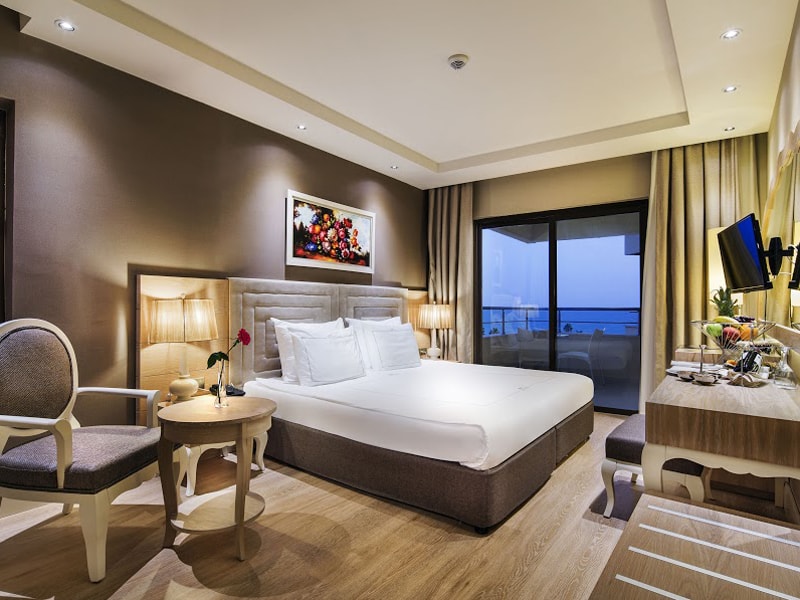 STANDARD ROOM.jpg