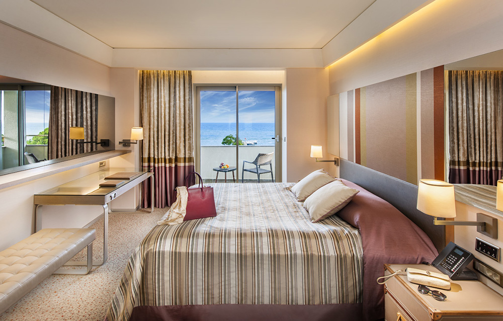 deluxe-suite-1.jpg