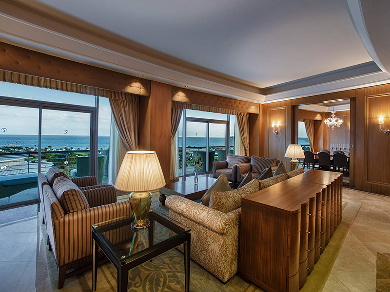 KING SUITE.jpg
